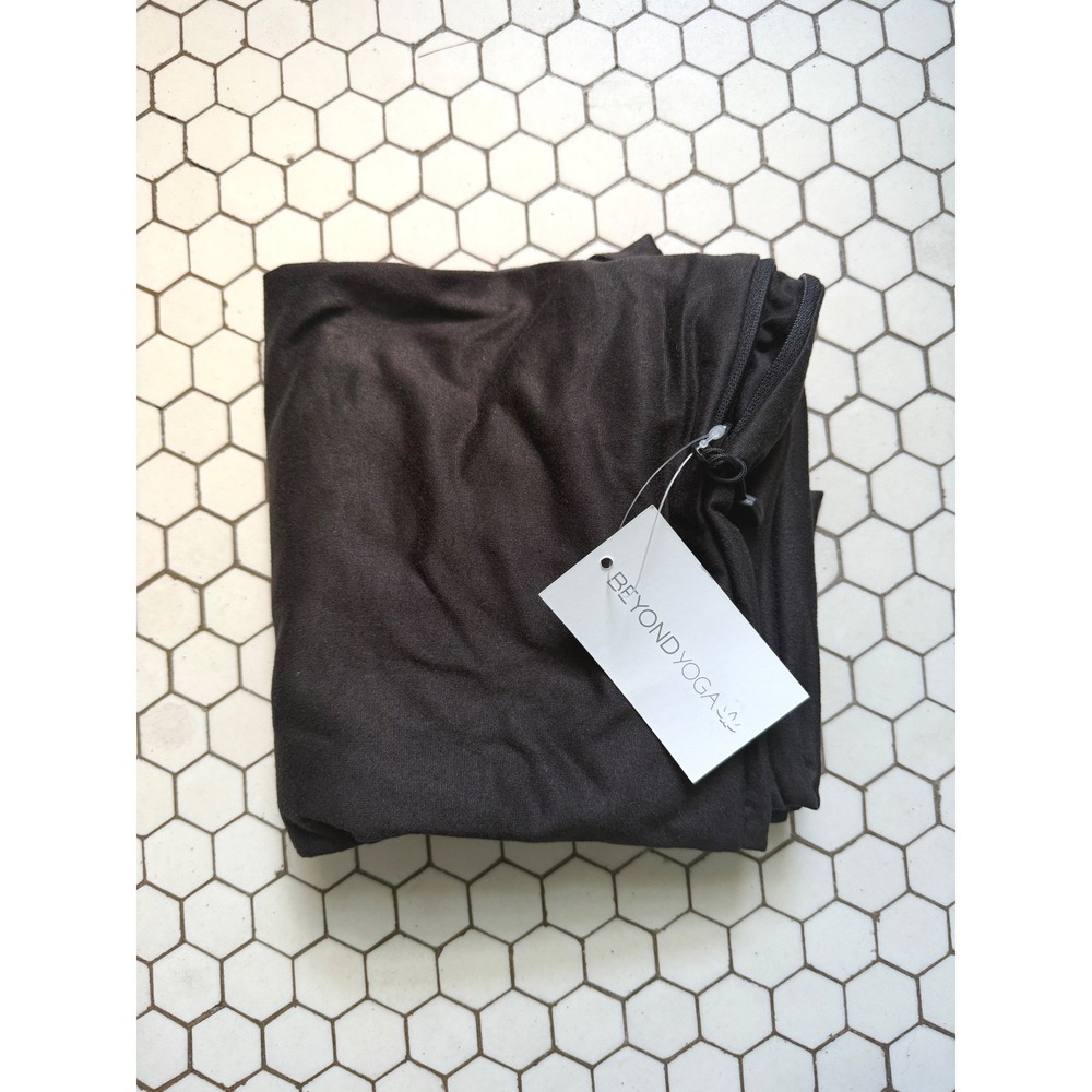 NWT Beyond Yoga Pocket Infinity Scarf Black Hidden Zipper Travel Athleisure